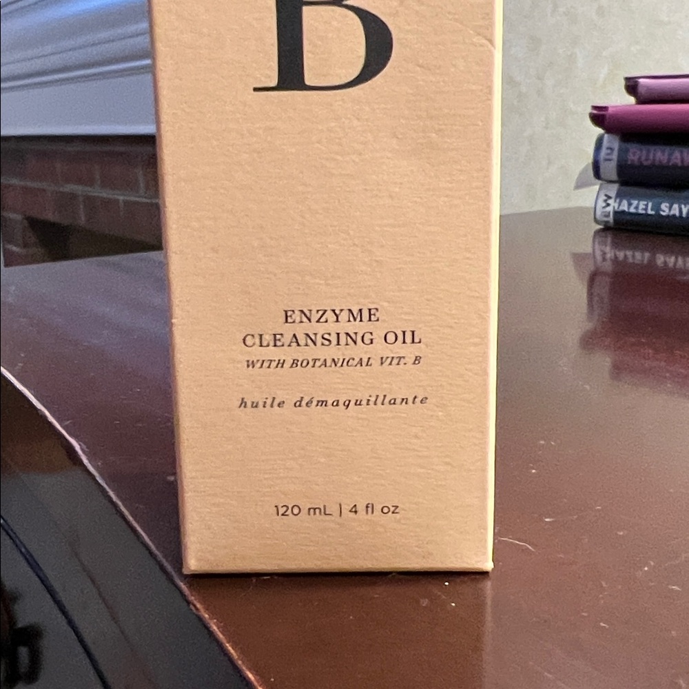 Unopened full-size bottle of OneLove Organics Botanical Enzyme Cleansing Oil - Picture 4 of 8